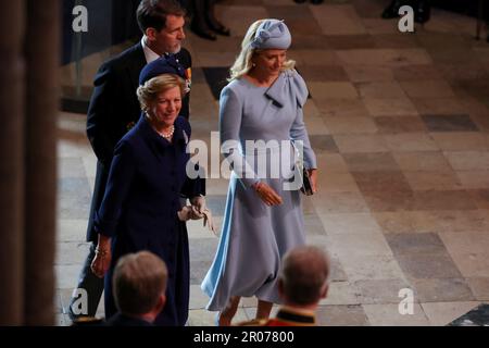 Kronprinz Pavlos von Griechenland und Kronprinzessin Marie-Chantal von Griechenland kommen zur Krönung von König Karl III. Und Königin Camilla in Westminster Abbey, London. Foto: Samstag, 6. Mai 2023. Stockfoto