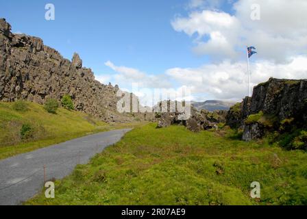 Thingvellir, Island. 02. Aug. 2022. Der Nationalpark Thingvellir liegt im Südwesten Islands. Hier treffen sich das eurasische und das nordamerikanische Nummernschild. Kredit: Finn Huwald/dpa/Alamy Live News Stockfoto