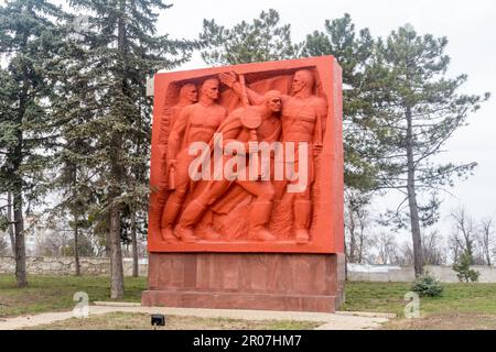 Chisinau, Moldau - 8. März 2023: Red Stone memorail am Eternity Memorial Complex. Stockfoto