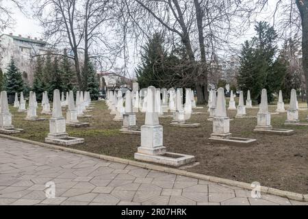 Chisinau, Moldau - 8. März 2023: Gräber des Kriegsfriedhofs im Eternity Memorial Complex in der Hauptstadt der Republik Moldau. Stockfoto