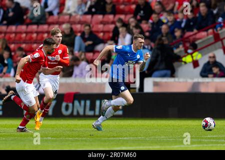 Barnsley, Großbritannien. 07. Mai 2023. Jack Taylor von Peterborough United läuft mit dem Ball während des Sky Bet League 1-Spiels Barnsley gegen Peterborough in Oakwell, Barnsley, Großbritannien, 7. Mai 2023 (Foto von Nick Browning/News Images) in Barnsley, Großbritannien, am 5./7. Mai 2023. (Foto von Nick Browning/News Images/Sipa USA) Guthaben: SIPA USA/Alamy Live News Stockfoto