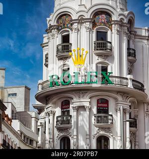 Edificio Grasy, herrliches Gebäude, Fassadendetails mit Rolex-Schriftzug, Logo auf der Fassade, Gran Via, Madrid, Spanien Stockfoto