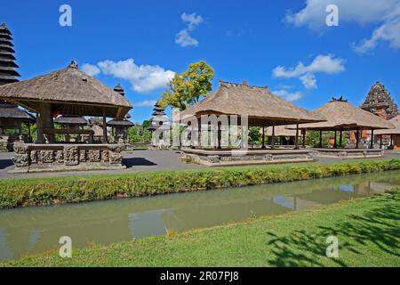 Pagoden und Gebetsorte, Pura Taman Ayun Tempel, Balis zweitwichtigster Tempel, Nationalschrein, Bali, Indonesien Stockfoto