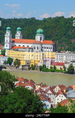 Passau, River Inn, St. Stephansdom, Niederbayern, Bayern, Deutschland Stockfoto