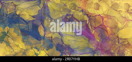 Alkoholtinte Kunst Marmormuster und -Schichten. Horizontale abstrakte Vorlage mit gelbem Hintergrund. Geheimnisvolle goldene Farbe. Flüssigkeit, Wellen und Rauch-Textu Stockfoto