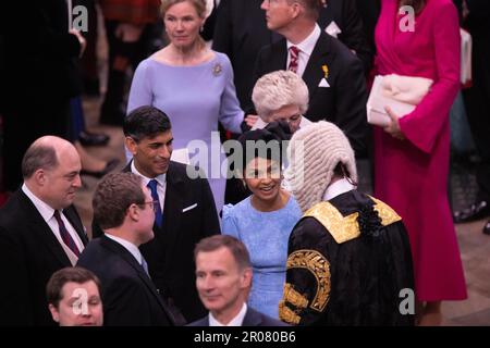 FOTO: JEFF GILBERT 06. Mai 2023. Der britische Premierminister Rishi Sunak und seine Frau verlassen das Haus, nachdem der König und die Königin Westminster Abbey verlassen haben. Zeichen Stockfoto