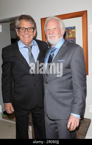 6. Mai 2023, Ojai, Kalifornien, USA: OJAI, KALIFORNIEN - 6. MAI 2023: Anson Williams, Don Most bei der Hochzeit von Anson Williams und Sharon MaHarry in einer privaten Residenz. (Kreditbild: © Nina Prommer/ZUMA Press Wire) NUR REDAKTIONELLE VERWENDUNG! Nicht für den kommerziellen GEBRAUCH! Stockfoto