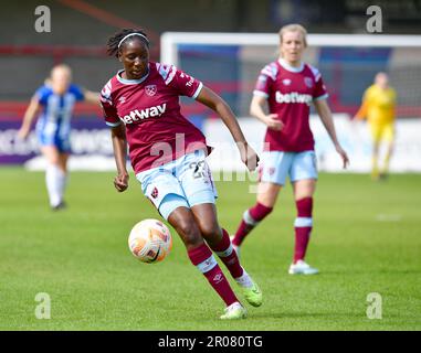 Crawley, Großbritannien. 07. Mai 2023. Hawa Cissoko von West Ham United während des FA Women's Super League-Spiels zwischen Brighton & Hove Albion Women und West Ham United Ladies im People's Pension Stadium am 7. 2023. Mai in Crawley, Großbritannien. (Foto von Jeff Mood/phcimages.com) Kredit: PHC Images/Alamy Live News Stockfoto