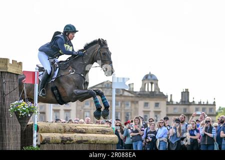 Badminton Estate, Gloucestershire, Großbritannien. 7. Mai 2023. 2023 Badminton Horse Trials Day 4; Lillian Heard Wood of United States ritt LCC Barnaby während des Cross Country Tests Credit: Action Plus Sports/Alamy Live News Stockfoto