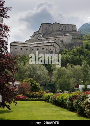 Fort of Bard (Forte di Bard) im Aosta-Tal, NW Italien Stockfoto