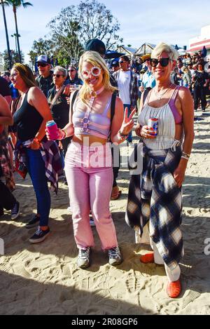 Redondo Beach, Kalifornien, 6. Mai 2023 - Festivalbesucher beim Beachlife Festival 2023. Foto: Ken Howard/Alamy Stockfoto