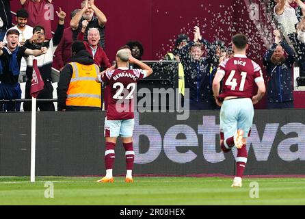 West Ham United's Said Benrahma (links) feiert das erste Tor seiner Seite während des Premier League-Spiels im London Stadium. Foto: Sonntag, 7. Mai 2023. Stockfoto