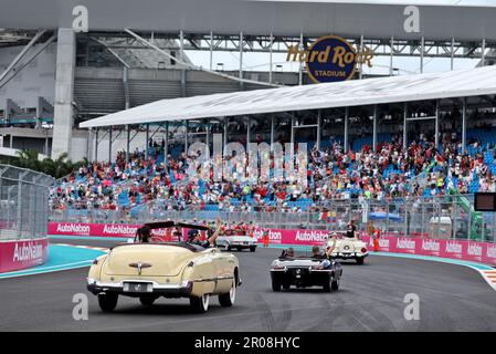 Miami, USA. 07. Mai 2023. Nyck de Vries (NLD) AlphaTauri auf der Fahrerparade. Formel-1-Weltmeisterschaft, Rd 5, Miami Grand Prix, Sonntag, 7. Mai 2023. Miami International Autodrome, Miami, Florida, USA. Kredit: James Moy/Alamy Live News Stockfoto