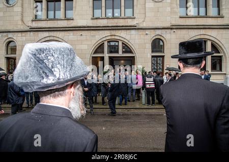 Antwerpen, Belgien. 07. Mai 2023. Abbildung zeigt die Umwidmung der größten Synagoge Belgiens in Antwerpen, Sonntag, den 07. Mai 2023. Die Synagoge der Machsike-Hadass-Gemeinde, einer jüdischen orthodoxen Gemeinde Haredi, wurde gründlich renoviert. BELGA FOTO JONAS ROOSENS Kredit: Belga News Agency/Alamy Live News Stockfoto