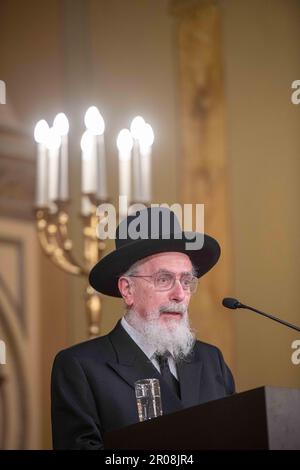 Antwerpen, Belgien. 07. Mai 2023. Die Reden werden auf der Neueinweihung der größten Synagoge Belgiens in Antwerpen am Sonntag, den 07. Mai 2023 gehalten. Die Synagoge der Machsike-Hadass-Gemeinde, einer jüdischen orthodoxen Gemeinde Haredi, wurde gründlich renoviert. BELGA FOTO JONAS ROOSENS Kredit: Belga News Agency/Alamy Live News Stockfoto