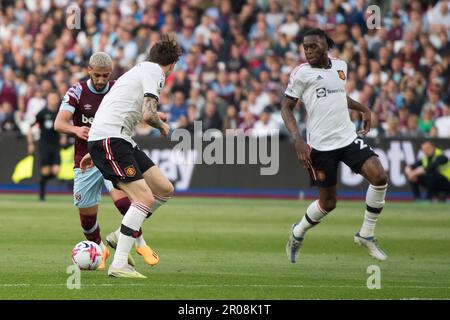 London, Großbritannien. 07. Mai 2023. Sagt Benrahma von West Ham United (l) erzielt sein Team 1. Tor. Spiel der Premier League, West Ham Utd gegen Manchester Utd im London Stadium, Queen Elizabeth Olympic Park in London am Sonntag, den 7. Mai 2023 . Dieses Bild darf nur zu redaktionellen Zwecken verwendet werden. Redaktionelle Verwendung nur Bild von Sandra Mailer/Andrew Orchard Sports Photography/Alamy Live News Credit: Andrew Orchard Sports Photography/Alamy Live News Stockfoto