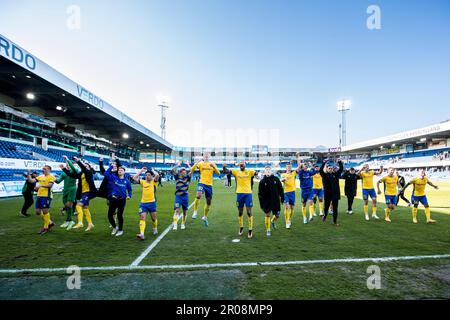 Randers, Dänemark. 07. Mai 2023. Die Spieler von Broendby IF feiern im Cepheus Park in Randers den Sieg nach dem 3F. Superliga-Spiel zwischen Randers FC und Broendby IF. (Foto: Gonzales Photo/Alamy Live News Stockfoto