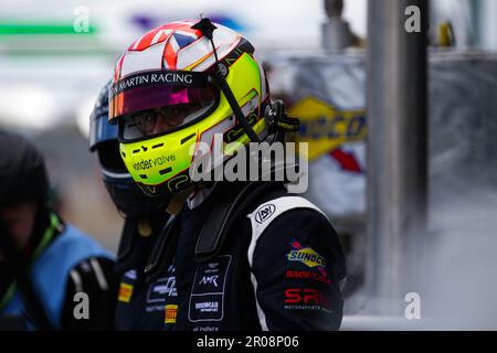 Beechdean AMR Aston Martin Vantage AMR GT3 Fahrer Ross Gunn während Runde 3 der Intelligent Money British GT Championship auf der Silverstone Circuit in Northamptonshire. 07. Mai 2023 Foto: Jurek Biegus. Nur redaktionelle Verwendung, Lizenz für kommerzielle Verwendung erforderlich. Stockfoto