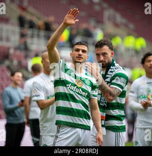 Edinburgh, Großbritannien. 07. Mai 2023. 7. Mai 2023; Tynecastle Park, Edinburgh, Schottland: Scottish Premiership Football, Hearts versus Celtic; Liel Abada von Celtic feiert The Win Credit: Action Plus Sports Images/Alamy Live News Stockfoto