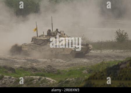 M1A2 Abrams-Panzer der US-Armee während einer hochintensiven ANACONDA-23-Trainingseinheit auf dem Nowa Deba-Trainingsgelände in Polen. Kredit: ASWphoto/Alamy Live News Stockfoto