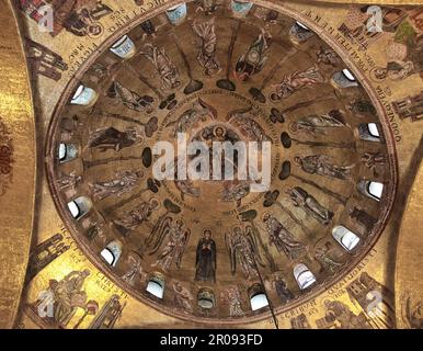 Die herrlichen Innenräume der Basilika San Marco in Venedig, eines der bewundernswertesten Symbole der künstlerischen und architektonischen Schönheit Italiens Stockfoto