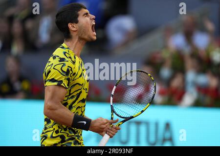 Madrid, Spanien. 07. Mai 2023. Carlos Alcaraz aus Spanien reagiert, nachdem er am Sonntag, den 7. Mai, beim Finale der Mutua Madrid Open 2023 im Caja Magica-Stadion in Madrid, Spanien, einen Punkt gegen Jan-Lennard Struff gewonnen hat. 2023. Foto: Paul Hanna/UPI Credit: UPI/Alamy Live News Stockfoto