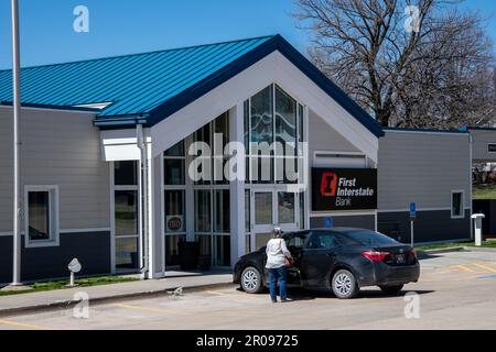 Creston, Iowa. Erste Interstate Bank. First Interstate ist eine Gemeinschaftsbank mit Hauptsitz in Billings, Montana, mit mehr als 300 Filialen. Stockfoto