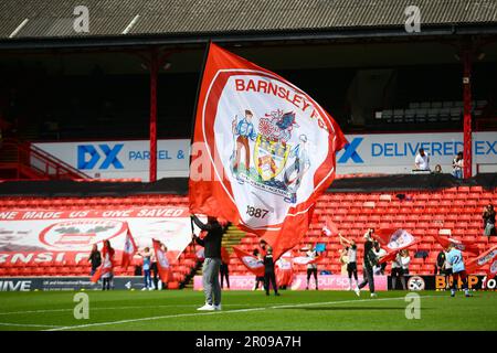 Oakwell Stadium, Barnsley, England - 7. Mai 2023 Barnsley-Flagge - vor dem Spiel Barnsley gegen Peterborough United, Sky Bet League One, 2022/23, Oakwell Stadium, Barnsley, England - 7. Mai 2023 Kredit: Arthur Haigh/WhiteRosePhotos/Alamy Live News Stockfoto