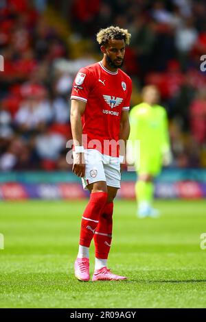 Oakwell Stadium, Barnsley, England - 7. Mai 2023 Barry Cotter (17) of Barnsley - während des Spiels Barnsley gegen Peterborough United, Sky Bet League One, 2022/23, Oakwell Stadium, Barnsley, England - 7. Mai 2023 Kredit: Arthur Haigh/WhiteRosePhotos/Alamy Live News Stockfoto