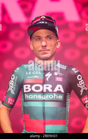 Pescara, Italien. 04. Mai 2023. Cesare Benedetti aus Italien - BORA - Hansgrohe, gesehen während des Giro d'Italia 106. 2023. Die offene Zeremonie der Teampräsentation für 106. Giro d'Italia 2023 in Pescara (Italien) (Foto: Davide Di Lalla/SOPA Images/Sipa USA) Kredit: SIPA USA/Alamy Live News Stockfoto