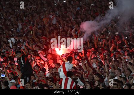 Buenos Aires, Argentinien, 07. Mai 2023. Fans von River Plate während des Spiels zwischen River Plate und Boca Juniors für die argentinische Meisterschaft 2023 im Monumental de Nunez Stadium am 07. Mai in Buenos Aires. Foto: Luciano Bisbal/DiaEsportivo/Alamy Live News Stockfoto