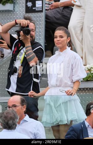 Madrid, Spanien. 07. Mai 2023. Juana Acosta nimmt während der Mutua Madrid Open im La Caja Magica in Madrid am Finale der Singles für Männer zwischen Carlos Alcaraz aus Spanien und Jan-Lennard Struff aus Deutschland Teil. (Foto: Atilano Garcia/SOPA Images/Sipa USA) Guthaben: SIPA USA/Alamy Live News Stockfoto