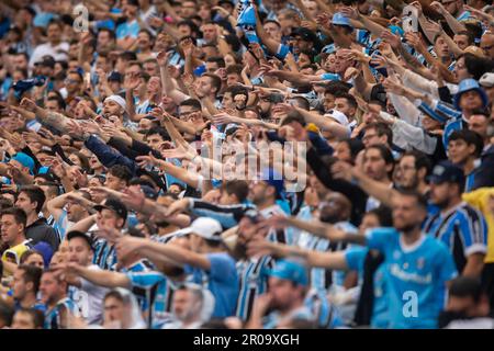 Porto Alegre, Brasilien. 07. Mai 2023. Die Fans der Arena Do Gremio Gremio feiern Luis Suarez' Tor während des Spiels zwischen Gremio und Red Bull Bragantino für die 4. Runde der brasilianischen Meisterschaft 2023 in der Gremio Arena, diesen Sonntag, den 07. 30761 $ (Richard Ducker/SPP) Guthaben: SPP Sport Press Photo. Alamy Live News Stockfoto