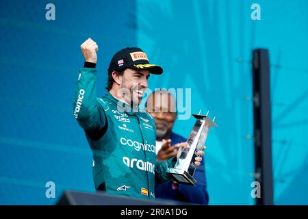 Miami Gardens, Etats Unis. 08. Mai 2023. ALONSO Fernando (SPA), Aston Martin F1 Team AMR23, Portrait Podium während des Formel 1 Crypto.com Miami Grand Prix 2023, 5. Runde der Formel-1-Weltmeisterschaft 2023 vom 05. Bis 07. Mai 2023 auf dem Miami International Autodrome, in Miami Gardens, Florida, Vereinigte Staaten von Amerika - Foto DPPI Credit: DPPI Media/Alamy Live News Stockfoto