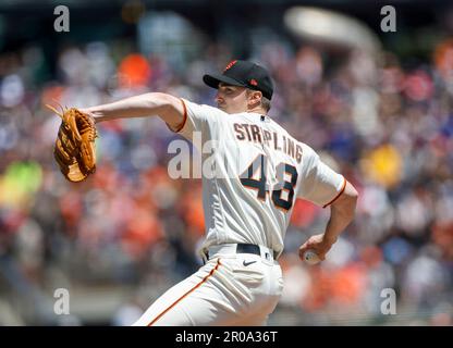 San Francisco, Usa. 07. Mai 2023. Die San Francisco Giants, die den Pitcher Ross Stripling (48) starten, treten gegen die Milwaukee Brewers im ersten Inning am Sonntag, den 7. Mai 2023 im Oracle Park in San Francisco an. (Foto: Shae Hammond/Bay Area News Group/TNS/Sipa USA) Guthaben: SIPA USA/Alamy Live News Stockfoto