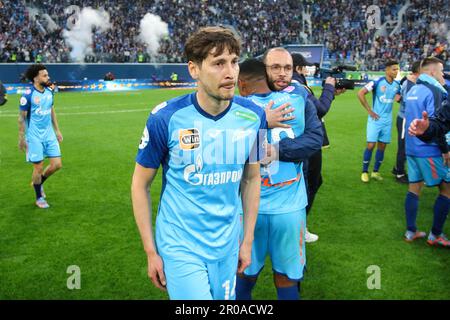 Sankt Petersburg, Russland. 07. Mai 2023. Daler Kuzyaev (14), Zenit Football Club-Spieler, der nach dem Ende des Spiels der 26. Runde der russischen Premier League-Saison 2022/2022 gesehen wurde, Zenit - Spartak, wo Zenit Fußballverein zum Champion Russlands im Fußball wurde. Zenit 3:2 Spartak. Kredit: SOPA Images Limited/Alamy Live News Stockfoto