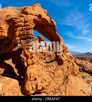 Triple Arch Overlookkng The Mojave Desert, Valley of Fire State Park, Nevada, USA Stockfoto