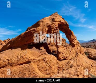 Triple Arch Overlookkng The Mojave Desert, Valley of Fire State Park, Nevada, USA Stockfoto