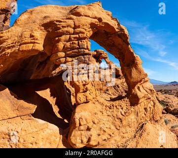 Triple Arch Overlookkng The Mojave Desert, Valley of Fire State Park, Nevada, USA Stockfoto