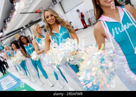 Cheerleader während der Formel 1 Crypto.com des Miami Grand Prix 2023, 5. Runde der Formel-1-Weltmeisterschaft 2023 vom 05. Bis 07. Mai 2023 auf dem Miami International Autodrome, in Miami Gardens, Florida, Vereinigte Staaten von Amerika - Foto: Dppi/DPPI/LiveMedia Stockfoto