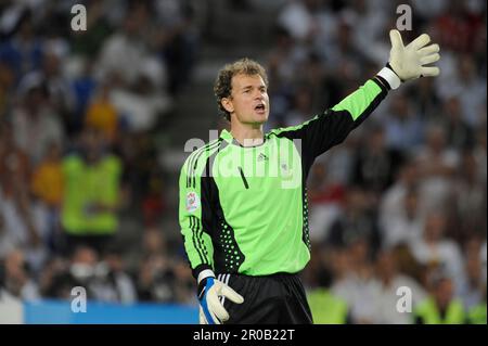 Jens Lehmann Torwart Geste Shows. Fußball Europameisterschaft Länderspiel Deutschland - Türkei 3:2, 25.6.2008 Stockfoto