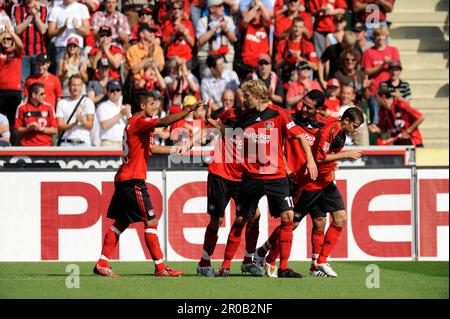 Leverkusener Jubel um den Torschützen Karim Haggui (2) Aturo Vidal (23), Tranquillo Barnetta (7), Stefan Kießling (11), Fußball Bundesliga Bayer 04 Leverkusen - Hoffenheim 5:2. 30.8.2008 Stockfoto