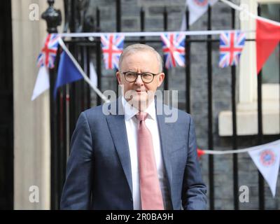 London, Großbritannien. 5. Mai 2023. Premierminister Australiens Anthony Albanese spricht während seines Besuchs in der Downing Street Nr. 10 vor der Presse. Stockfoto