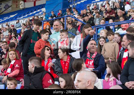 Fans im Prenton Park vor Liverpool gegen Manchester City (Terry Scott/SPP). Gutschrift: SPP Sport Press Photo. Alamy Live News Stockfoto