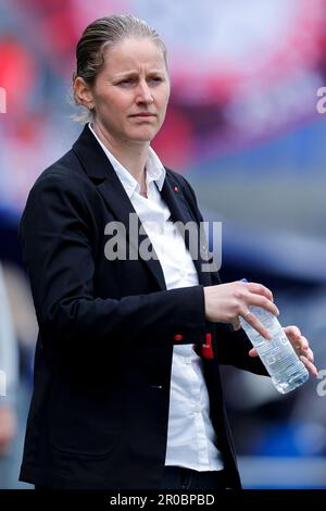 07-05-2023: Sport: PEC gegen Ajax (Frauen) ZWOLLE, NIEDERLANDE - MAI 7: Cheftrainer Suzanne Bakker (AFC Ajax) während des Spiels Dutch Azerion Eredivisie VRO Stockfoto