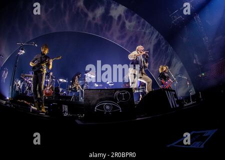 Arcade Fire in einem Konzert in Mailand am 12. 2022. september Stockfoto