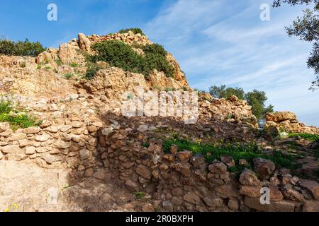 Die nuraghe oder Nurhag, die wichtigste Art eines uralten megalithischen Bauwerks, das in Sardinien zu finden ist Stockfoto