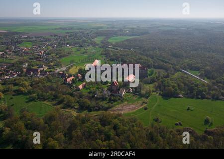 Lubiąż, LowerSchlesien, Polen aus der Vogelperspektive auf die Abtei Lubiąż (Polnisch: Opactwo cystersów w Lubiążu), ein ehemaliges Zisterzienserkloster Stockfoto