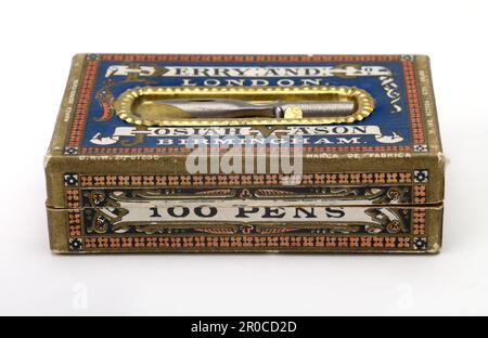 Packung Perry Pen Nibs. Hersteller: Josiah Mason. Karton mit Deckel, Stiftspitze oben mit goldener Folienumrandung mit 50 Stiftspitzen Stockfoto