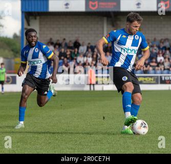 Deva Stadium, Chester, Cheshire, England, 7. Mai 2023. Chester's Kurt Willoughby kontrolliert den Ball, während Chester Football Club V Brackley Town Football Club, in der Vanarama National League North Halbfinale Play-Off Credit Image: ©Cody Froggatt Alamy Live News) Stockfoto